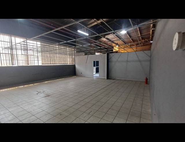500M² WAREHOUSE TO LET IN VINTONIA